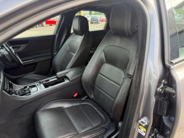 SPOTICAR Jaguar Xf 2.0i R-sport Auto Euro 6 (s/s) 4dr Used Car - Saloon Petrol Grey - Billinghay - 1200624897_4