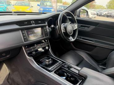SPOTICAR Jaguar Xf 2.0i R-sport Auto Euro 6 (s/s) 4dr Used Car - Saloon Petrol Grey - Billinghay - 1200624897_5