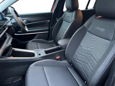 SPOTICAR Jeep Avenger 54kwh Altitude Auto 5dr Used Car - Suv Electric Red - Colchester - 1200474878_2