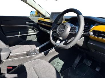 SPOTICAR Jeep Avenger 54kwh 1st Edition Auto 5dr Used Car - Suv Electric Yellow - Balsall Common - 1200536729_3