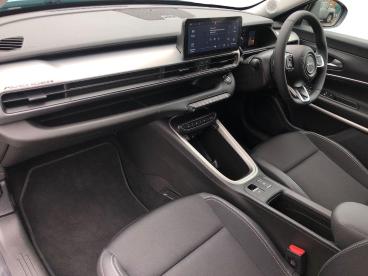 SPOTICAR Jeep Avenger 1.2 E-hybrid Mhev Summit E-dct Euro 6 (s/s) 5dr Used Car - Suv Hybrid Silver - Horsham - 1200545373_2