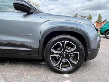 SPOTICAR Jeep Avenger 54kwh Summit Auto 5dr Used Car - Suv Electric Grey - Colchester - 1200553866_4