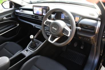 SPOTICAR Jeep Avenger 1.2 Turbo Altitude+ Euro 6 (s/s) 5dr Used Car - Suv Petrol Black - Nuneaton - 1200555219_4