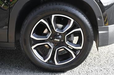 SPOTICAR Jeep Avenger 1.2 Turbo Altitude+ Euro 6 (s/s) 5dr Used Car - Suv Petrol Black - Nuneaton - 1200555219_5