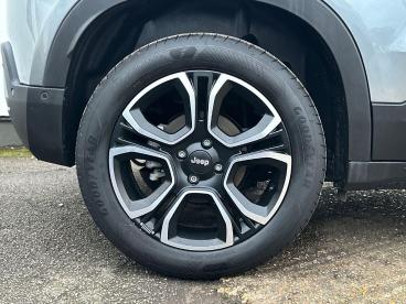 SPOTICAR Jeep Avenger 54kwh Summit Auto 5dr Used Car - Suv Electric Grey - Horsham - 1200563815_5