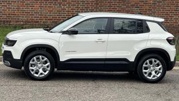 SPOTICAR Jeep Avenger 54kwh Altitude Auto 5dr Used Car - Suv Electric White - Hemel Hempstead - 600573594_4
