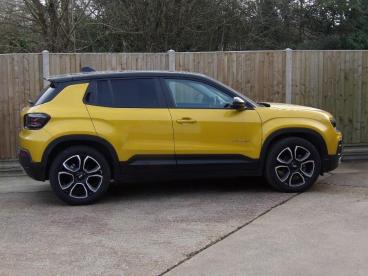 SPOTICAR Jeep Avenger 1.2 Summit Euro 6 (s/s) 5dr Used Car - Suv Petrol  - St Leonards On Sea - 1200583387_3