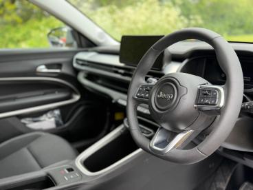 SPOTICAR Jeep Avenger 54kwh E-summit Auto 5dr Used Car - Suv Electric Yellow - Balsall Common - 1200600776_3