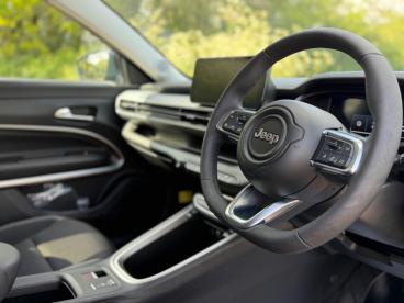SPOTICAR Jeep Avenger 54kwh E-summit Auto 5dr Used Car - Suv Electric Red - Balsall Common - 1200602152_3