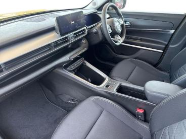 SPOTICAR Jeep Avenger 54kwh E-summit Auto 5dr Used Car - Suv Electric Yellow - Horsham - 1200603163_2