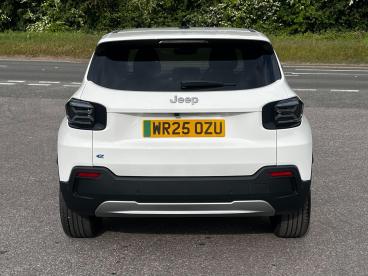 SPOTICAR Jeep Avenger 54kwh E-summit Auto 5dr Used Car - Suv Electric White - Kidlington - 1200603594_5