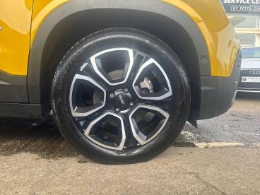 SPOTICAR Jeep Avenger 54kwh Summit Auto 5dr Used Car - Suv Electric Yellow - Horsham - 1200605915_5