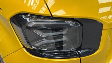 SPOTICAR Jeep Avenger 54kwh Summit Auto 5dr Used Car - Suv Electric Yellow - London - 1200607741_5