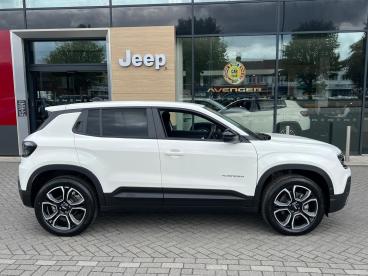 SPOTICAR Jeep Avenger 54kwh Altitude Auto 5dr Used Car - Suv Electric White - Slough - 600618109_3