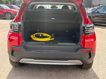 SPOTICAR Jeep Avenger 54kwh E-summit Auto 5dr Used Car - Suv Electric Red - Leicester - 1200623381_5