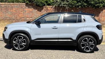 SPOTICAR Jeep Avenger 54kwh E-summit Auto 5dr Used Car - Suv Electric Multicolour - Hemel Hempstead - 600628172_4