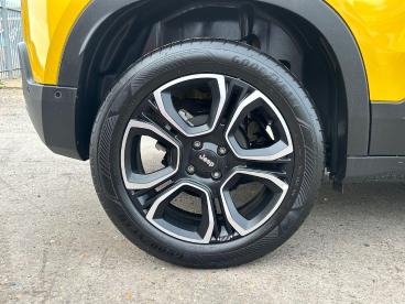 SPOTICAR Jeep Avenger 1.2 Summit Euro 6 (s/s) 5dr Used Car - Suv Petrol Yellow - Horsham - 1200636999_5