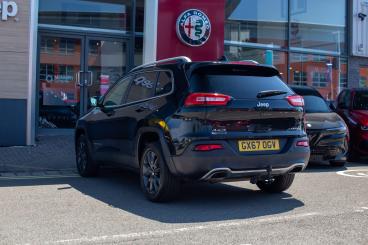 SPOTICAR Jeep Cherokee 2.2 Multijetii Limited Auto 4wd Euro 6 (s/s) 5dr Used Car - Suv Diesel Black - Nuneaton - 1200612343_4