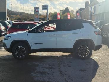 SPOTICAR Jeep Compass 1.3 Gse T4 11.4kwh Trailhawk Auto 4xe Euro 6 (s/s) Used Car - Suv Plug-in Hybrid White - Chippenham - 1200551418_2