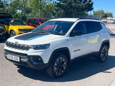 SPOTICAR Jeep Compass 1.3 Gse T4 11.4kwh Trailhawk Auto 4xe Euro 6 (s/s) Used Car - Suv Plug-in Hybrid White - Kidlington - 1200591813_3