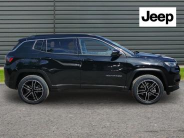 SPOTICAR Jeep Compass 1.3 Gse T4 11.4kwh Limited Auto 4xe Euro 6 (s/s) 5 Used Car - Suv Plug-in Hybrid Black - Horsham - 1200603805_4