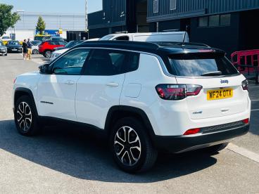 SPOTICAR Jeep Compass 1.3 Gse T4 11.4kwh Limited Auto 4xe Euro 6 (s/s) 5 Used Car - Suv Plug-in Hybrid White - Cheltenham - 1200620067_4