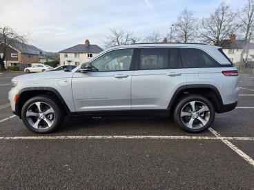 SPOTICAR Jeep Grand Cherokee 2.0 17.3kwh Limited Auto 4xe Euro 6 (s/s) 5dr Used Car - Suv Plug-in Hybrid Silver - Abergavenny - 1200570328_1