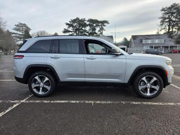 SPOTICAR Jeep Grand Cherokee 2.0 17.3kwh Limited Auto 4xe Euro 6 (s/s) 5dr Used Car - Suv Plug-in Hybrid Silver - Abergavenny - 1200570328_3