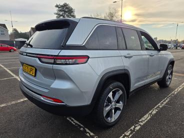 SPOTICAR Jeep Grand Cherokee 2.0 17.3kwh Limited Auto 4xe Euro 6 (s/s) 5dr Used Car - Suv Plug-in Hybrid Silver - Abergavenny - 1200570328_5