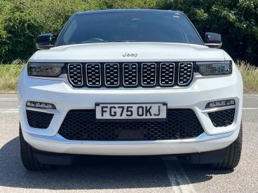 SPOTICAR Jeep Grand Cherokee 2.0 17.3kwh Summit Reserve Auto 4xe Euro 6 (s/s) 5 Used Car - Suv Plug-in Hybrid White - Kidlington - 1200615896_2