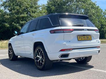 SPOTICAR Jeep Grand Cherokee 2.0 17.3kwh Summit Reserve Auto 4xe Euro 6 (s/s) 5 Used Car - Suv Plug-in Hybrid White - Kidlington - 1200615896_4