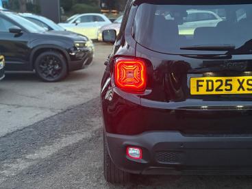 SPOTICAR Jeep Renegade 1.5 T4 E-hybrid Mhev North Star Dct Euro 6 (s/s) 5 Used Car - Suv Hybrid Black - Leicester - 1200564832_4