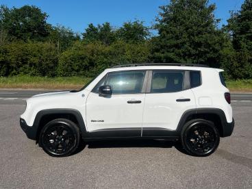 SPOTICAR Jeep Renegade 1.3 Gse T4 11.4kwh Trailhawk Auto 4xe Euro 6 (s/s) Used Car - Suv Plug-in Hybrid White - Kidlington - 1200591812_4