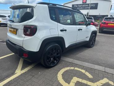 SPOTICAR Jeep Renegade 1.5 T4 E-hybrid Mhev Summit Dct Euro 6 (s/s) 5dr Used Car - Suv Hybrid White - Cheltenham - 1200592425_3