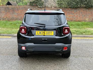 SPOTICAR Jeep Renegade 1.3 Gse T4 11.4kwh Upland Auto 4xe Euro 6 (s/s) 5d Used Car - Suv Plug-in Hybrid Black - Hemel Hempstead - 600595459_3