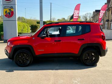 SPOTICAR Jeep Renegade 1.3 Gse T4 11.4kwh Overland Auto 4xe Euro 6 (s/s) Used Car - Suv Plug-in Hybrid Red - Chippenham - 1200596395_5