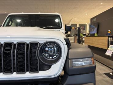 SPOTICAR Jeep Wrangler 2.0 Gme Rubicon Auto 4wd Euro 6 (s/s) 4dr Used Car - Suv Petrol White - Tunbridge Wells - 1200562334_5