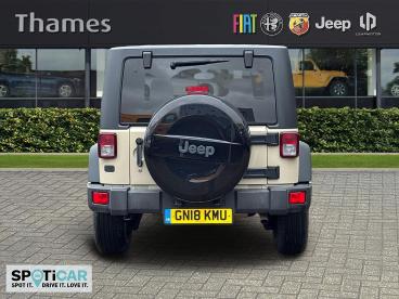 SPOTICAR Jeep Wrangler 3.6 V6 Rubicon Recon Auto 4wd Euro 6 2dr Used Car - Suv Petrol Beige - Tunbridge Wells - 1200569136_5