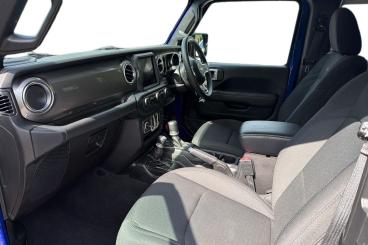 SPOTICAR Jeep Wrangler 2.0 Gme Sahara Auto 4wd Euro 6 (s/s) 2dr Used Car - Suv Petrol Blue - Southampton - 1200608741_2