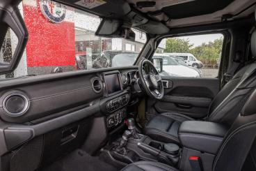 SPOTICAR Jeep Wrangler 2.0 Gme Overland Auto 4wd Euro 6 (s/s) 4dr Used Car - Suv Petrol Green - Nuneaton - 1200628369_4