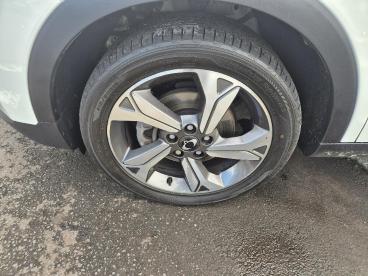 SPOTICAR Kgm Tivoli 1.5 K40 Euro 6 (s/s) 5dr Used Car - Suv Petrol White - Cumnock - 1200608836_4