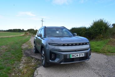 SPOTICAR Kgm Torres 73.4kwh K40 Auto 5dr Used Car - Suv Electric Grey - Salisbury - 500640952_5
