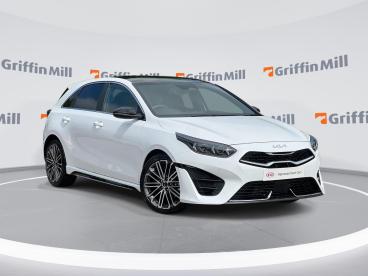 SPOTICAR Kia Ceed Cee-d 1.5 T-gdi Gt-line S Dct Euro 6 (s/s) 5dr Used Car - Saloon Petrol White - Pontypridd - 1200529551_1