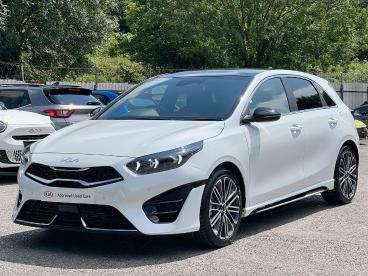 SPOTICAR Kia Ceed Cee-d 1.5 T-gdi Gt-line S Dct Euro 6 (s/s) 5dr Used Car - Saloon Petrol White - Pontypridd - 1200529551_3