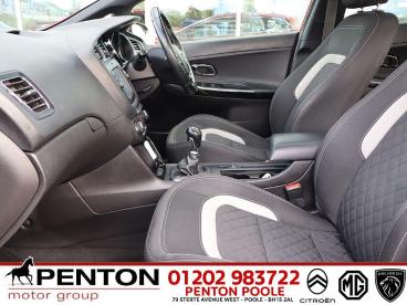 SPOTICAR Kia Ceed Cee-d 1.0 T-gdi Gt-line S Sportswagon Euro 6 (s/s) 5dr Used Car - Estate Petrol Red - Poole - 1200540599_4