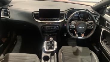 SPOTICAR Kia Ceed Cee-d 1.5 T-gdi Gt-line Euro 6 (s/s) 5dr Used Car - Saloon Petrol Orange - West London - 1200555430_4