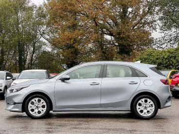 SPOTICAR Kia Ceed Cee-d 1.5 T-gdi 2 Euro 6 (s/s) 5dr Used Car - Saloon Petrol Silver - Pontypridd - 1200557563_4