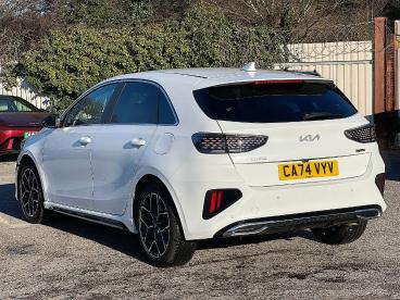 SPOTICAR Kia Ceed Cee-d 1.5 T-gdi Gt-line Dct Euro 6 (s/s) 5dr Used Car - Saloon Petrol White - Pontypridd - 1200578692_5