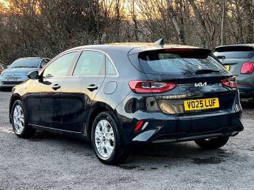 SPOTICAR Kia Ceed Cee-d 1.5 T-gdi 2 Euro 6 (s/s) 5dr Used Car - Saloon Petrol Black - Pontypridd - 1200581585_5