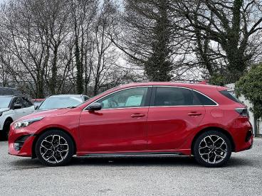 SPOTICAR Kia Ceed Cee-d 1.5 T-gdi Gt-line Euro 6 (s/s) 5dr Used Car - Saloon Petrol Red - Pontypridd - 1200583215_4